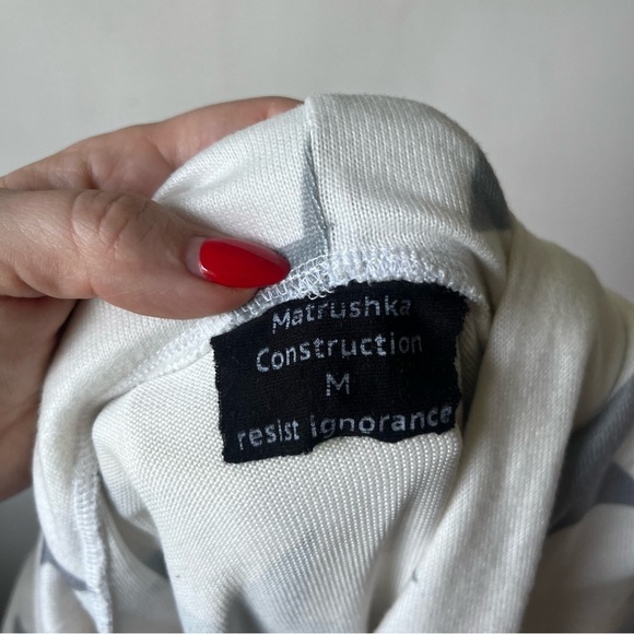 Matrushka Construction White & Gray Star Hooded Short Sleeve Coverup Dress M - Picture 3 of 3